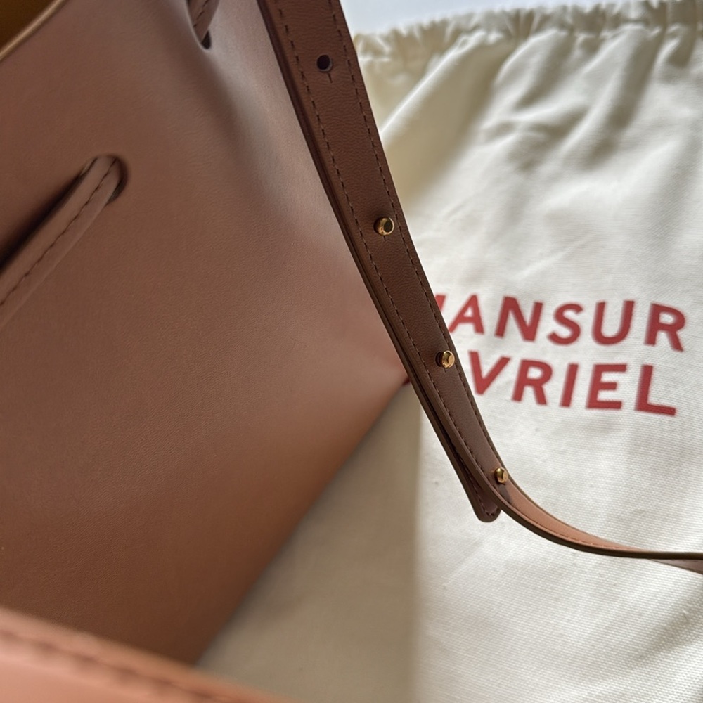 NWOT Mansur Gavriel Bucket Bag in Camel, vegan - Picture 5 of 6